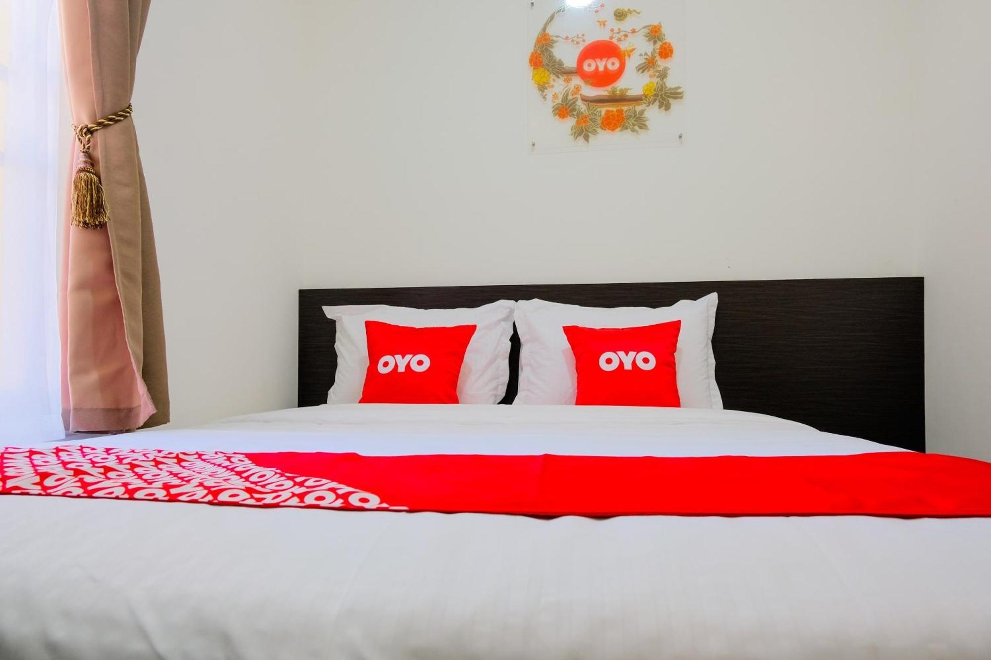 Hotel O Universitas Brawijaya Near Mall Dinoyo Malang Esterno foto
