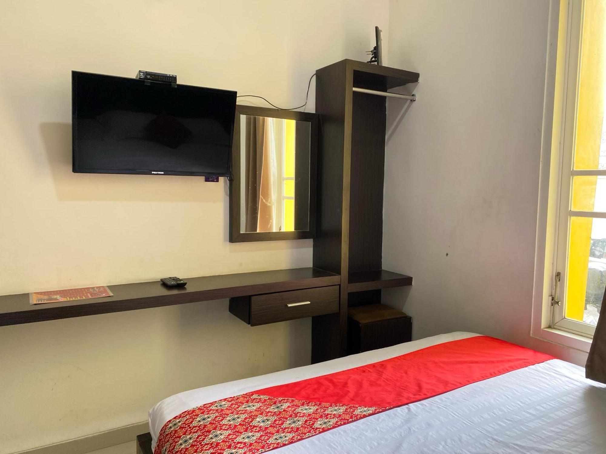 Hotel O Universitas Brawijaya Near Mall Dinoyo Malang Esterno foto