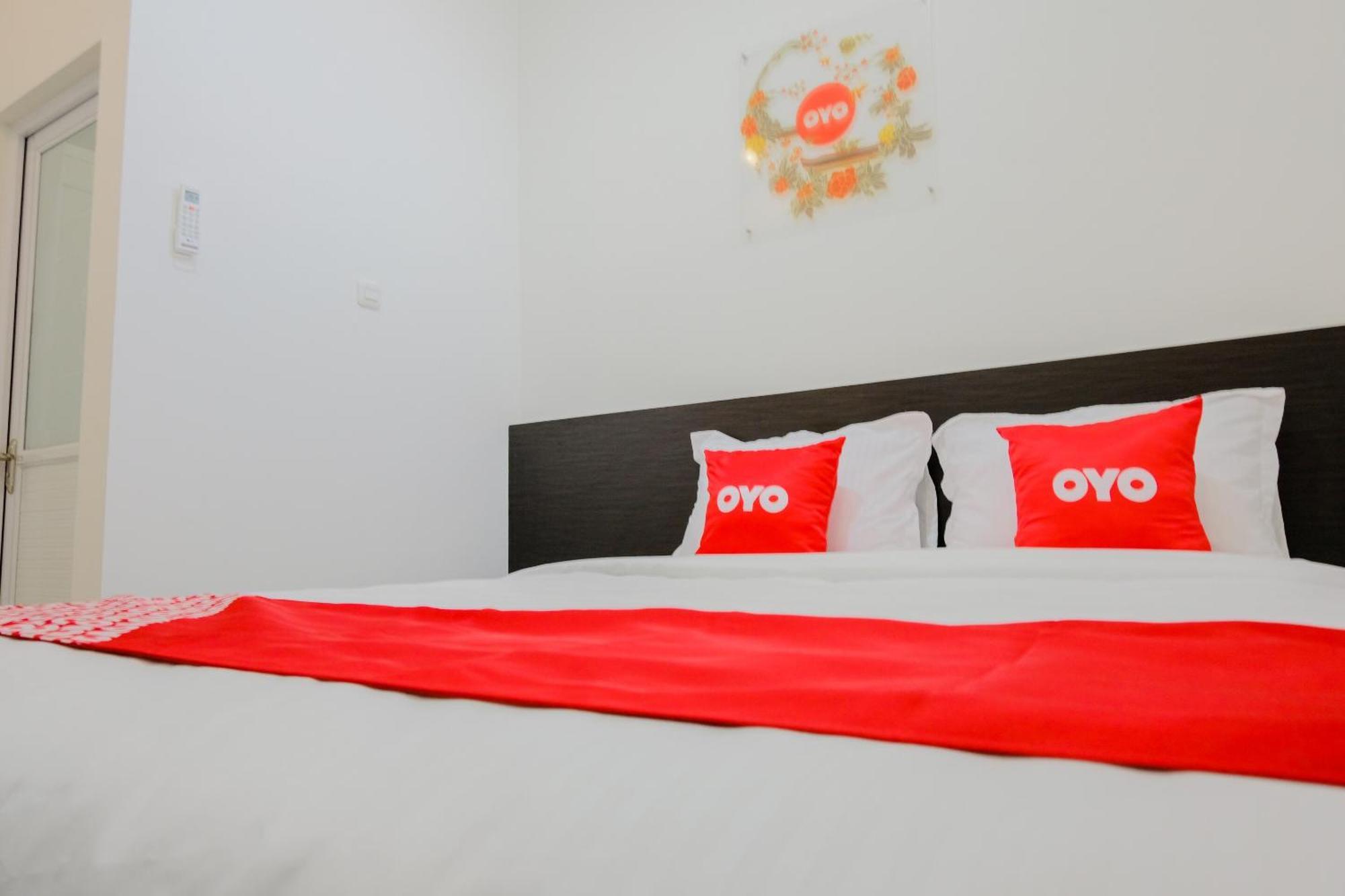Hotel O Universitas Brawijaya Near Mall Dinoyo Malang Esterno foto